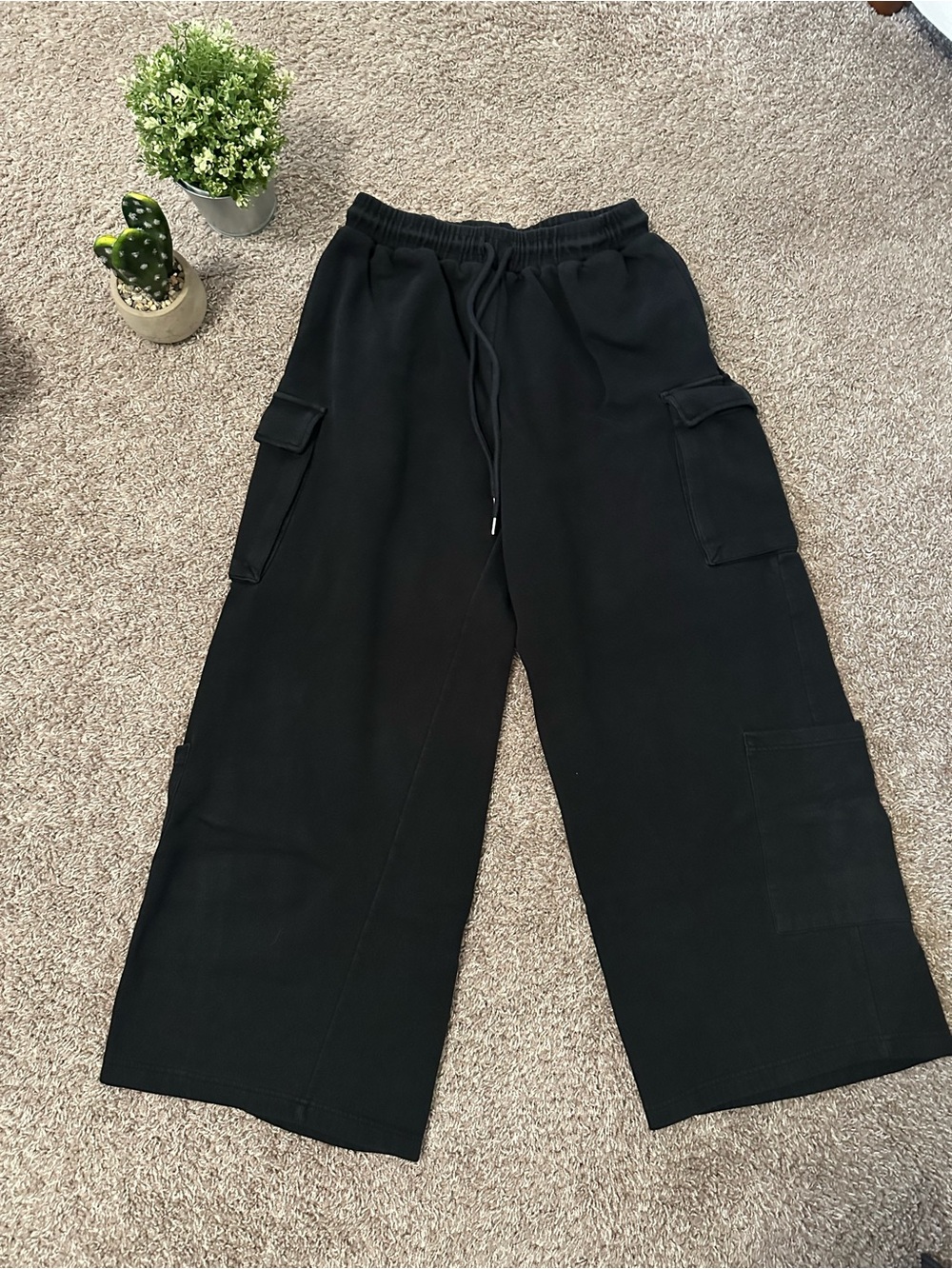 Zara Black Wide Leg Cargo Pants with Drawstring Waist